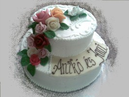 Emeletes torta  - vajkrémes